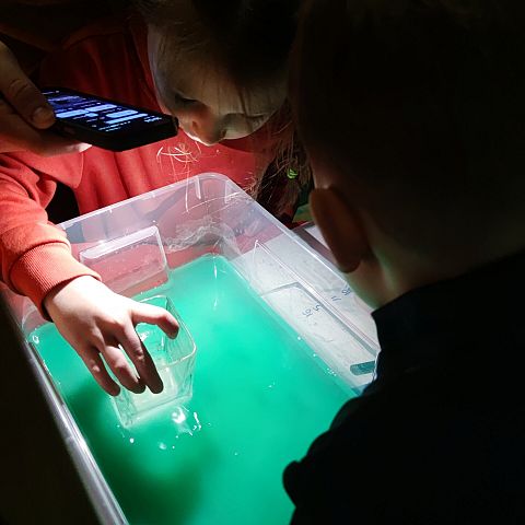 Rodzinne warsztaty detektywistyczne w bibliotece